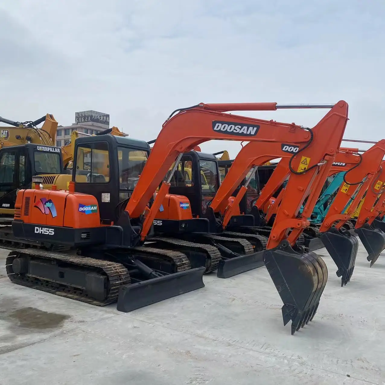 Mini Used Doosan DH55 Excavator 99% New Affordable price in Stock Guaranteed Caterpillar Hitachi Kobelco Original Used Excavator