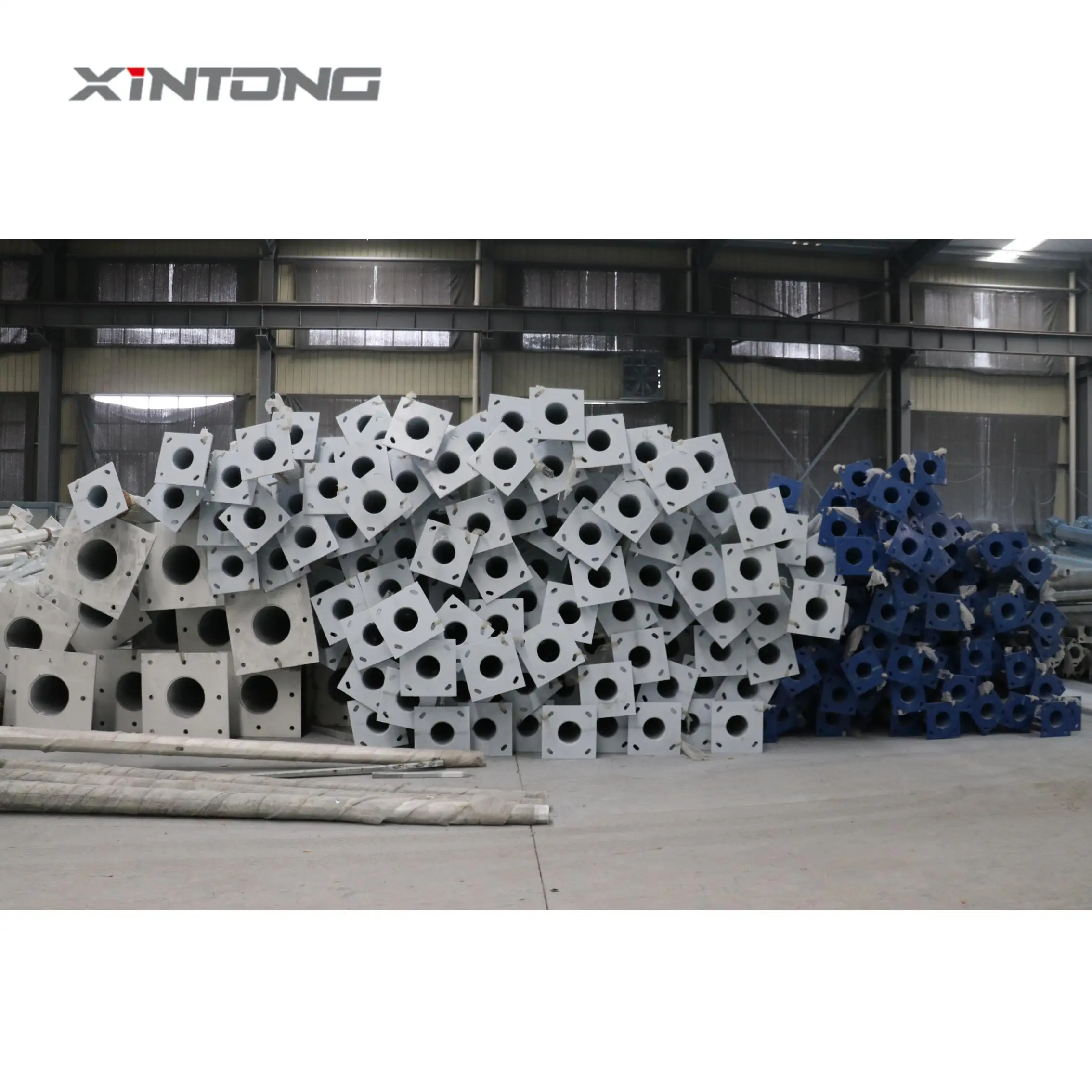 Stainless Steel Outdoor Lighting Column Hot Dipped Galvanized Solar Road Lamp Pole