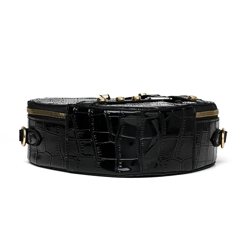 Fashion Trendy Luxury Bags Women Handbags Leather Rivet Purse Heart Shape Punk Style Gothic Ladies Crossbody Bag