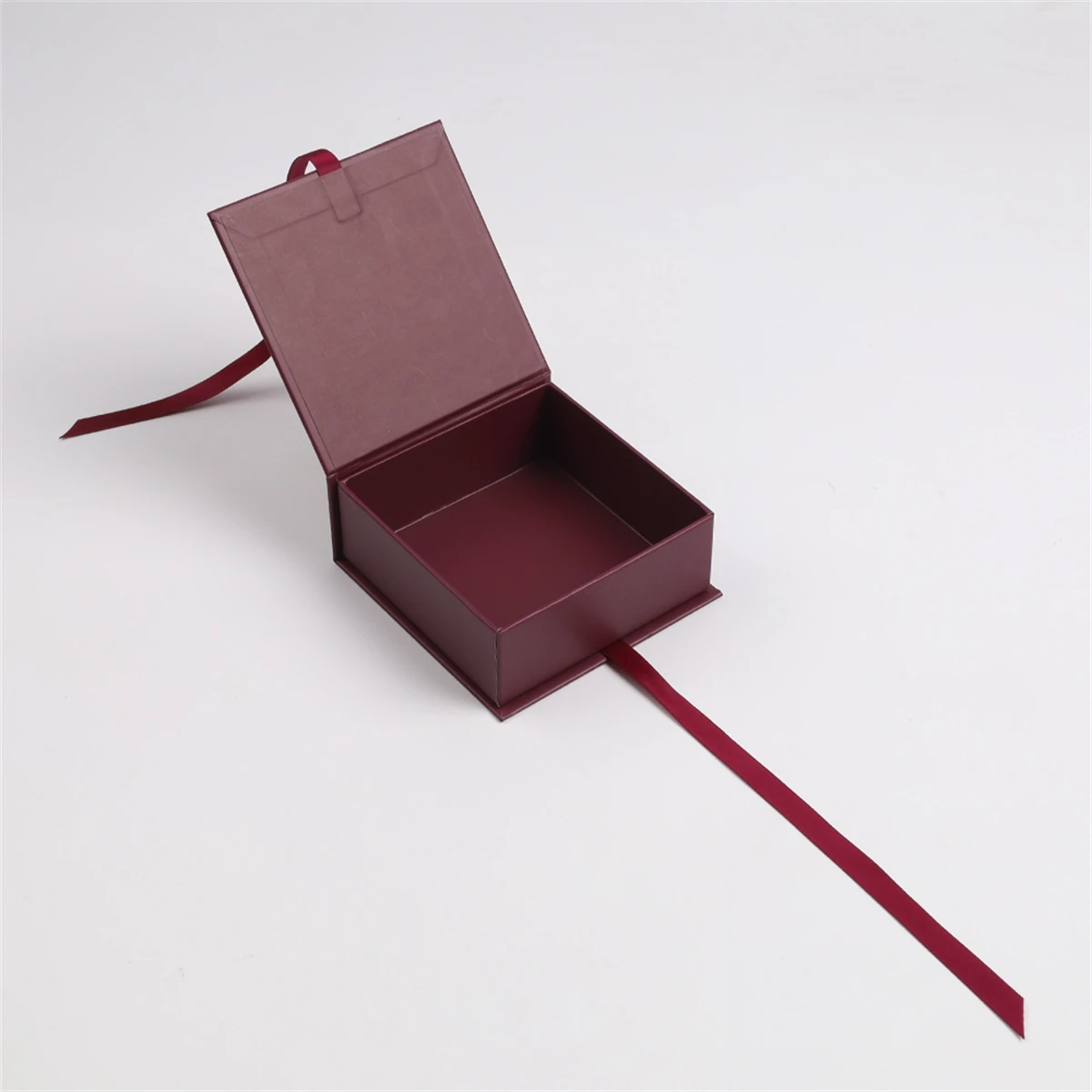 OEM logo custom style window guangdong folding bracelet boxes gifts men ecommerce brown cream jewelry gift ribbon box