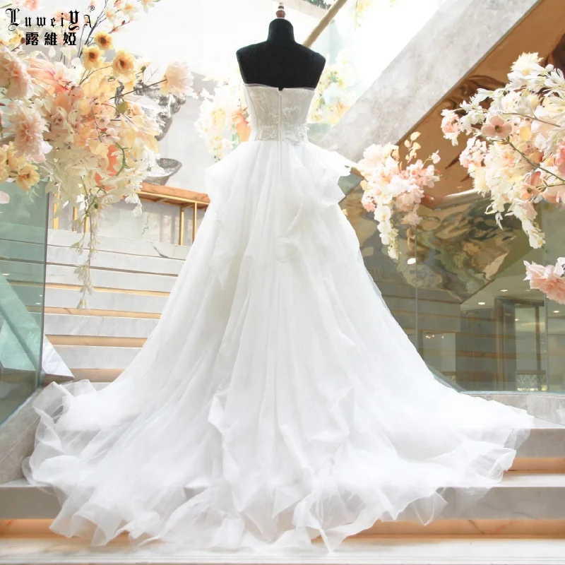 Long Tail Embroidered Appliqued A Line Wedding Dress Vestidos De Novia Wedding Dresses White Chapel Train Turkish Wedding Gown