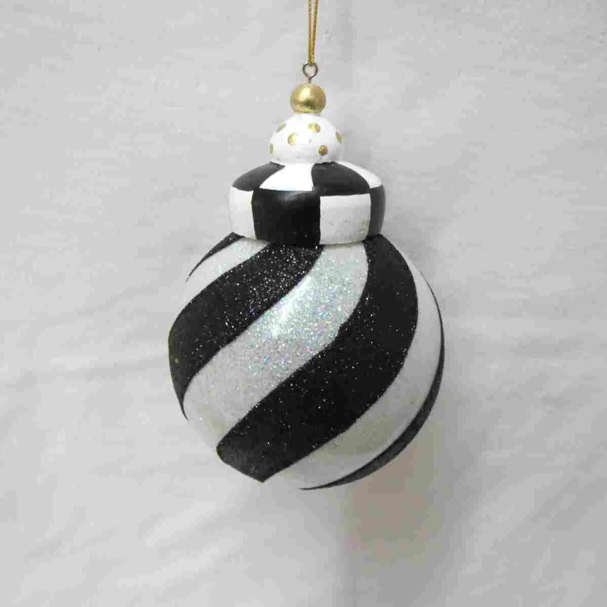 Hand Blown Black And White Round Glitters Glass Bauble Xmas Ball For Party Hanging Christmas Tree Glass Ball With Resin Cover