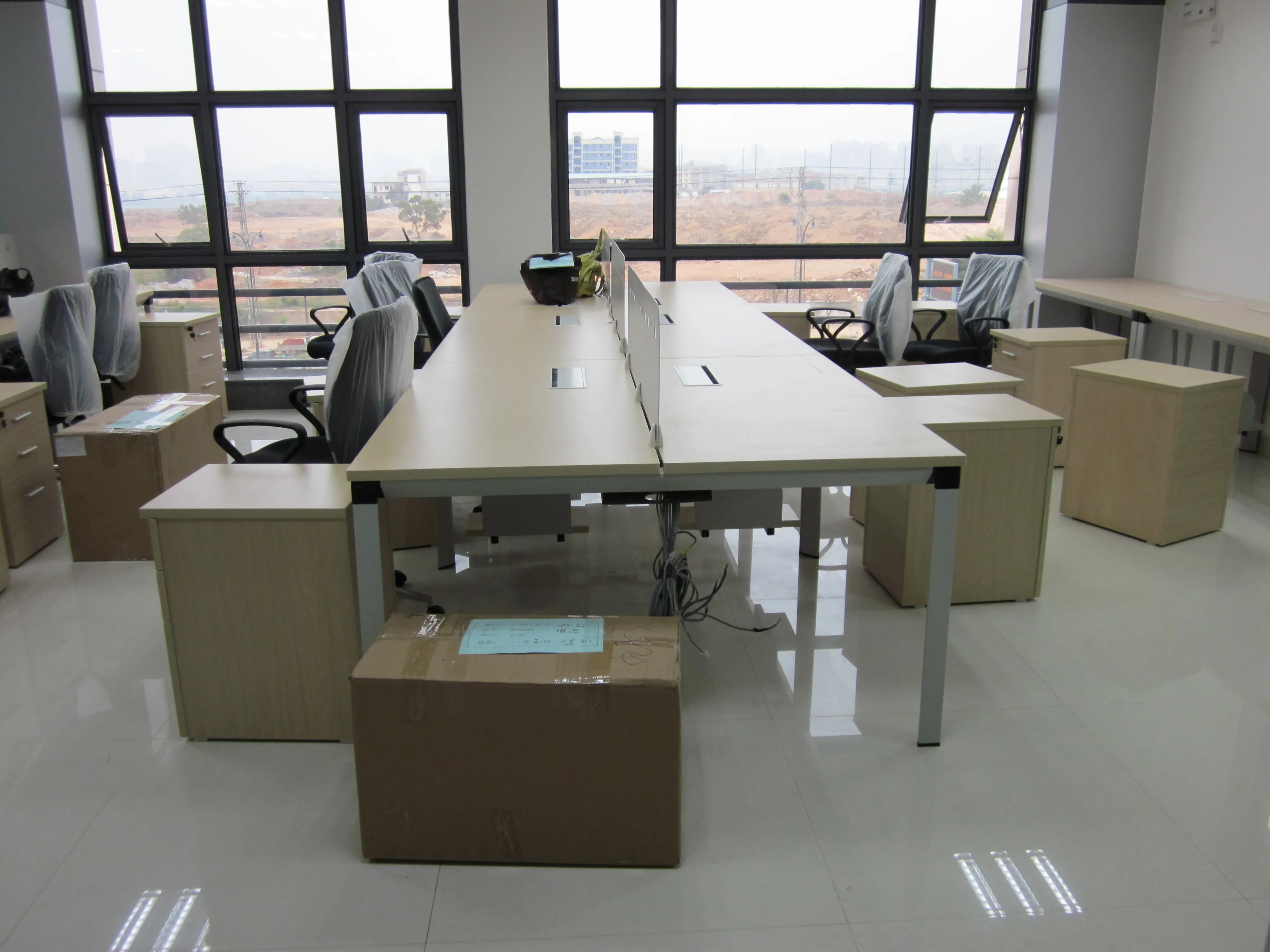 
elegant triangle tube metal table frame office workstation desk for open space 