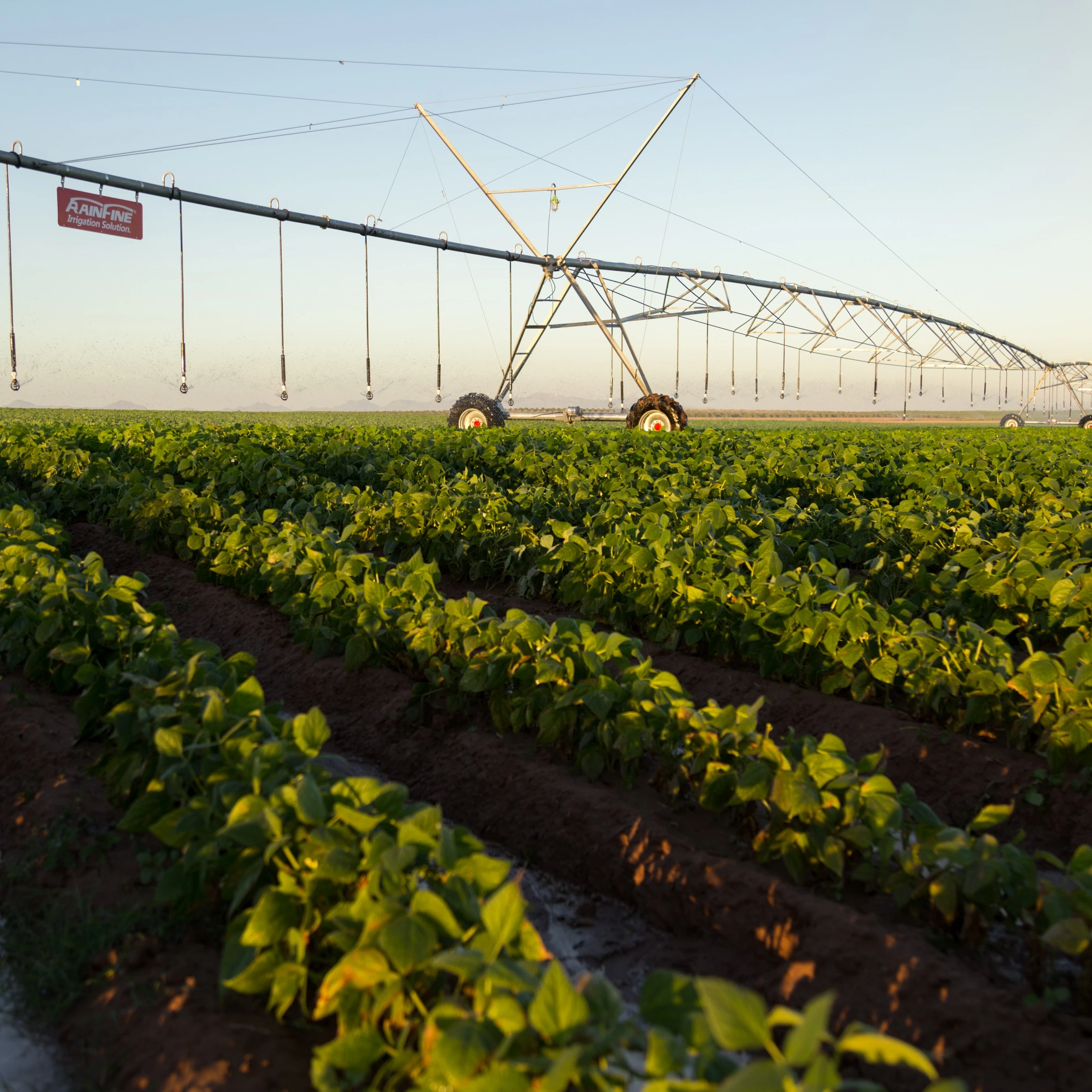 2022 Best Price Towable center pivot irrigation system used for big farm