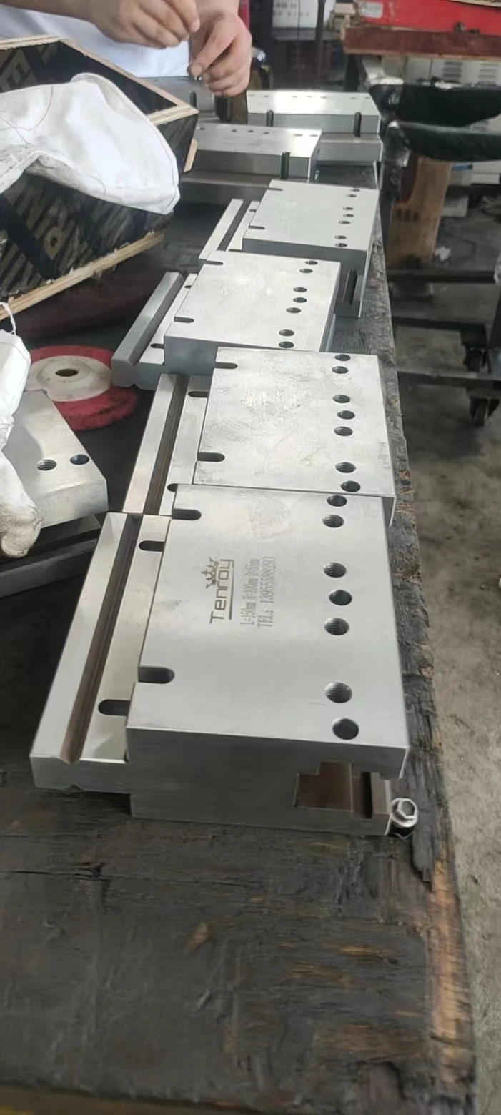 WILA PRESS BRAKE TOOL EXTENDERS adaption provided with Safety-Pins