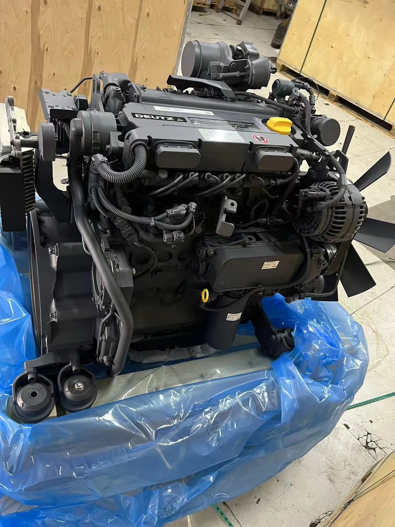 water cooled 4 cylinders 2300rpm TCD TCD4.1 L4  machines diesel engine