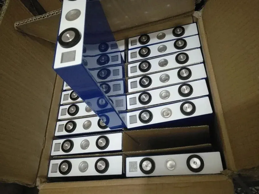 New Li Fe Po4 3.2 V 3.2v 20ah 25ah 30ah 32ah 50ah 100ah 100 105 Ah 105ah 130ah 150ah Lifepo4 Battery Cells