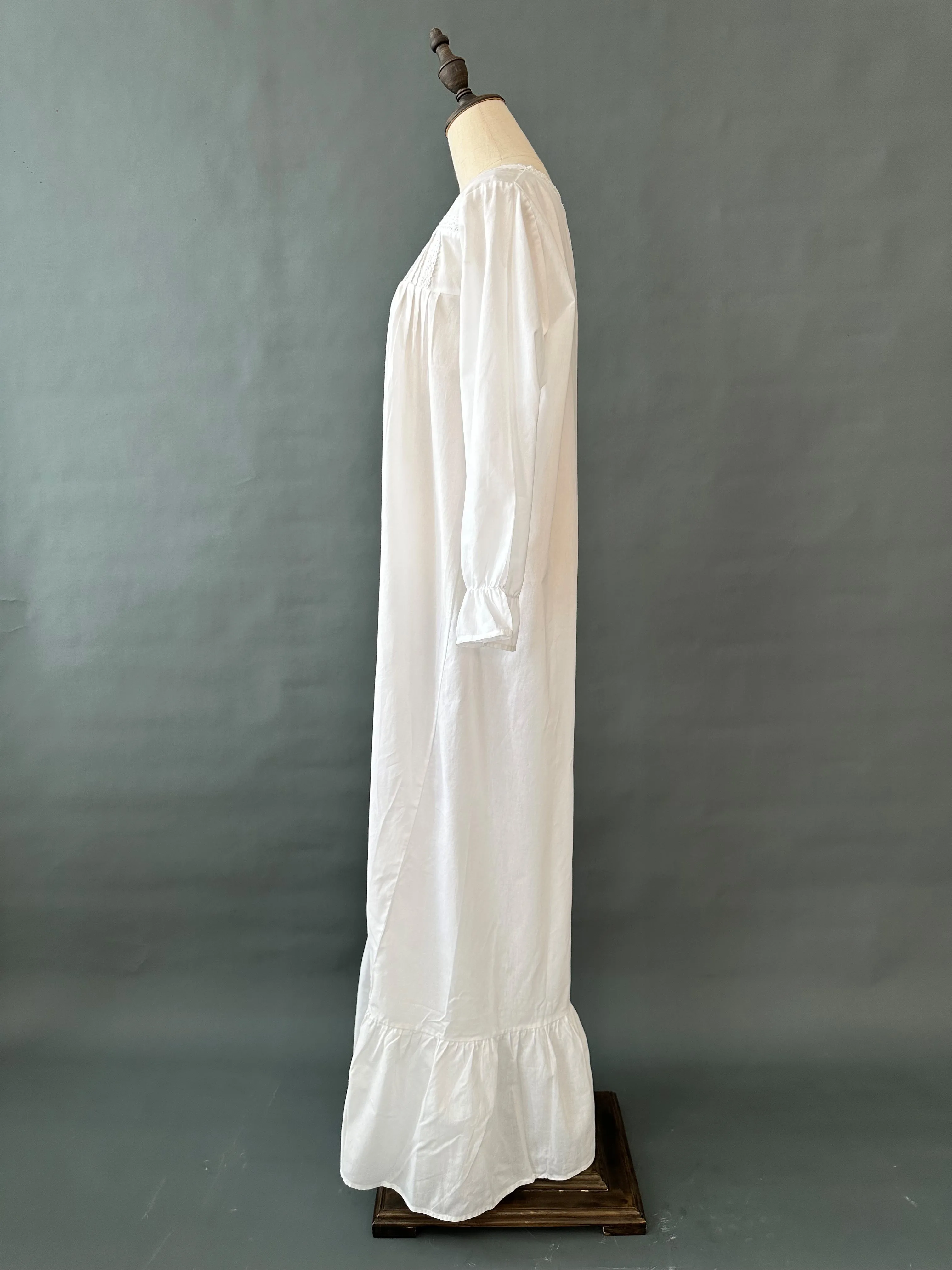 Long Sleeve Embroidered Button Front Robe