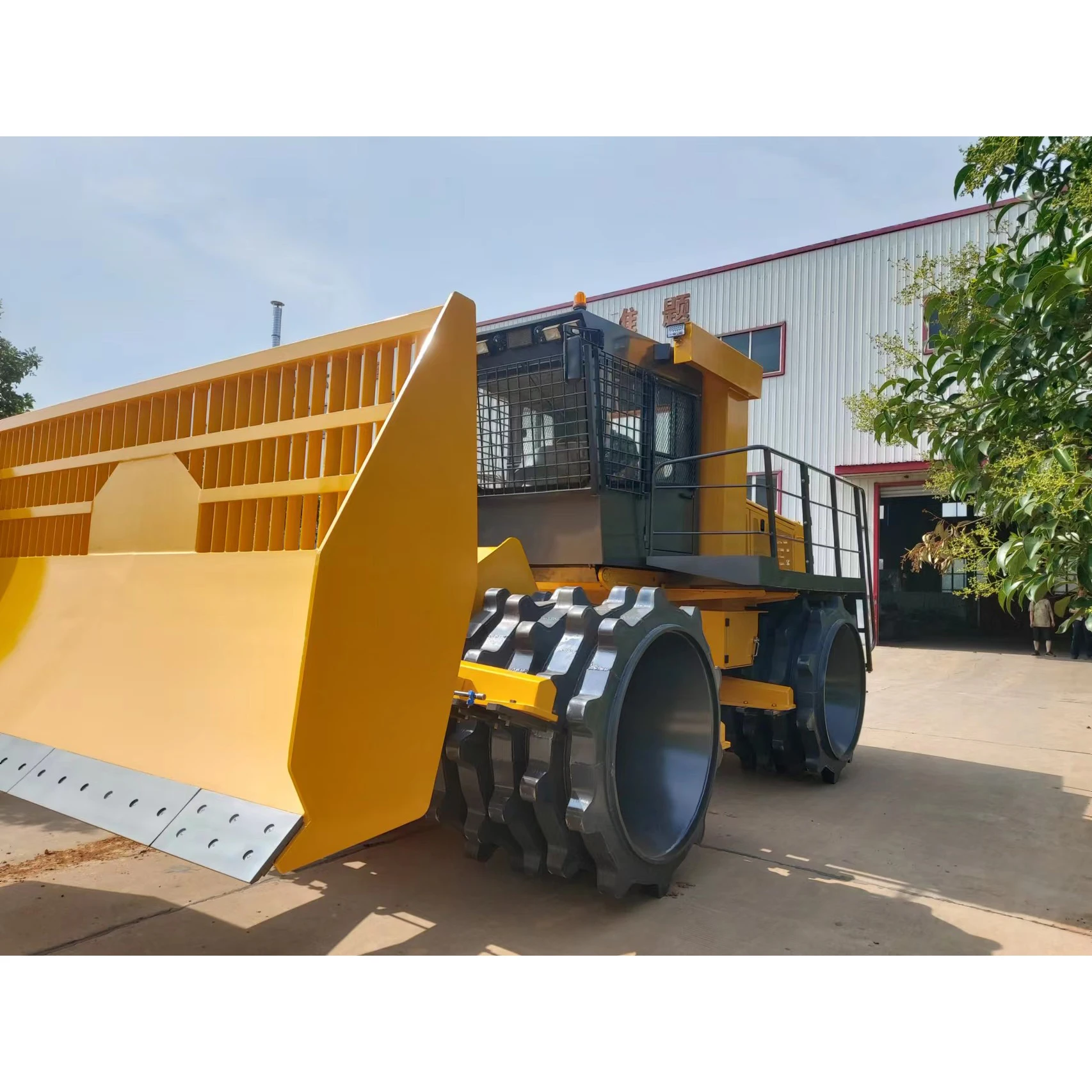 Bangladesh Forklift Komatsu Backhoe Loader With 434 Tires.