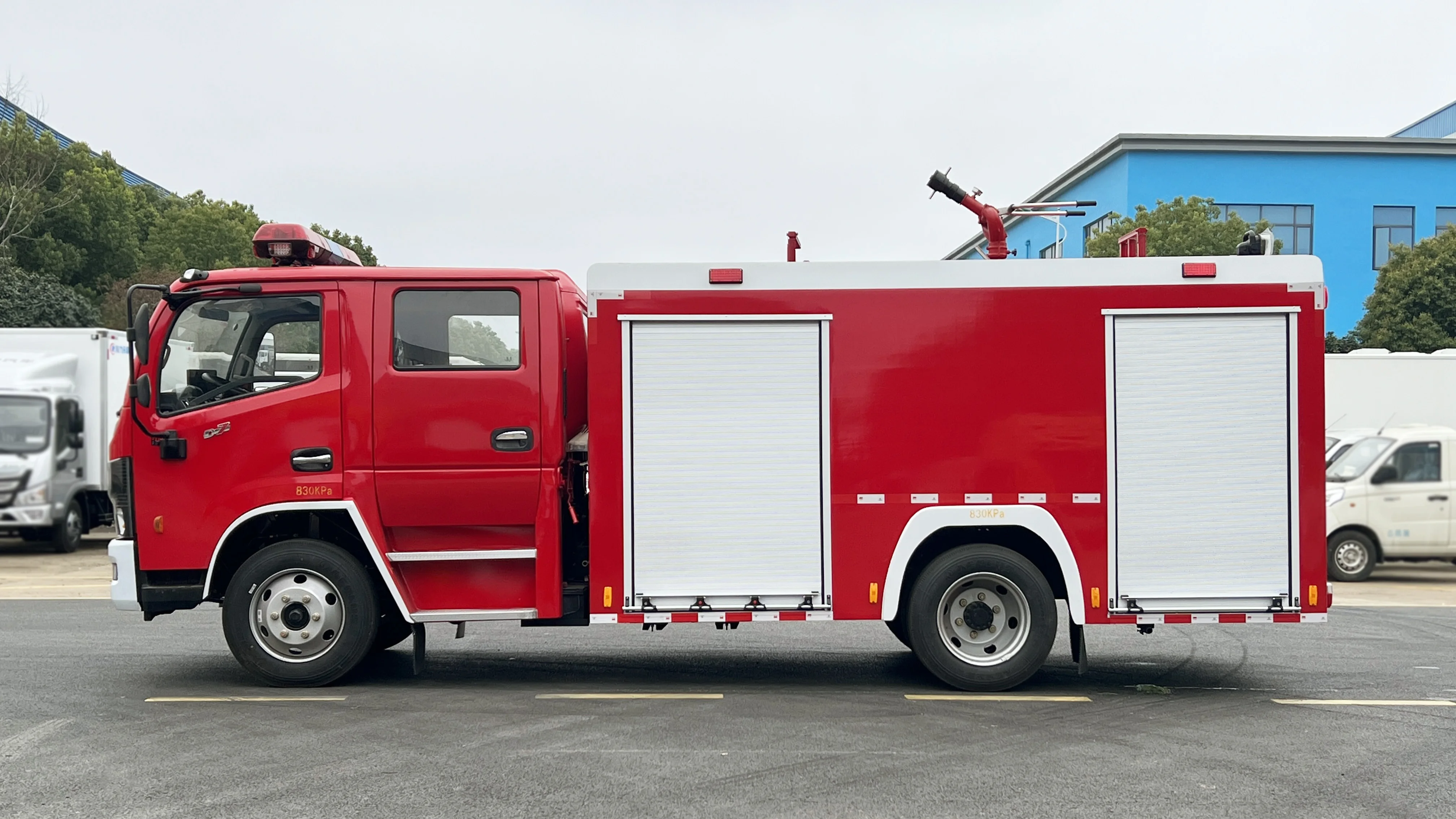 China New Specialized-Vehicle dongfeng High Quality 4 Ton Fire Truck Mini Fire Fighting Truck