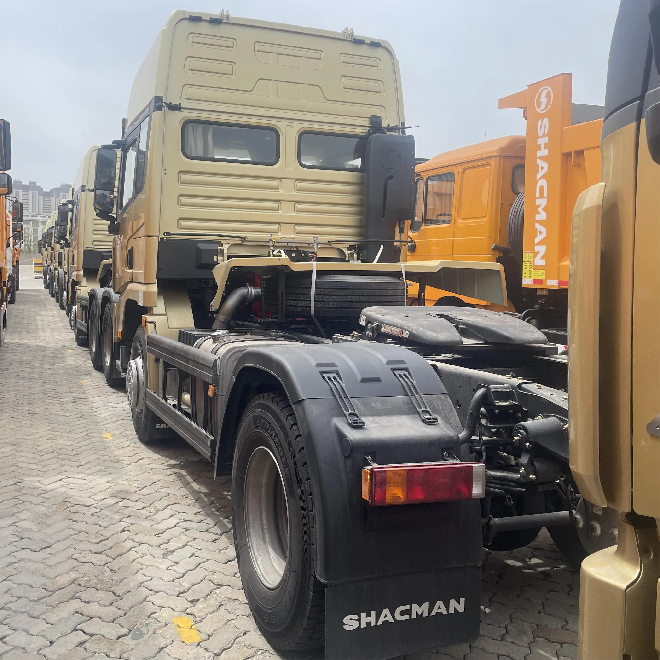 Shacman X3000 420HP 4x2 6x4 Tractor Truck Cummins Diesel LHD for sale