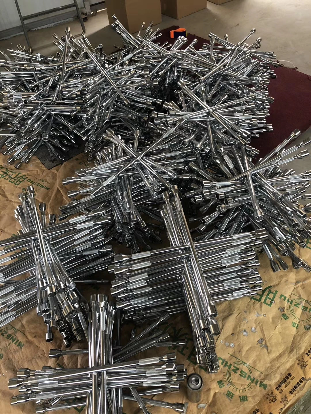 
Universal Cross Wrench 4-Way Lug Tire Spanner Car Cross Wheel Wrench Cross Socket Wrench 