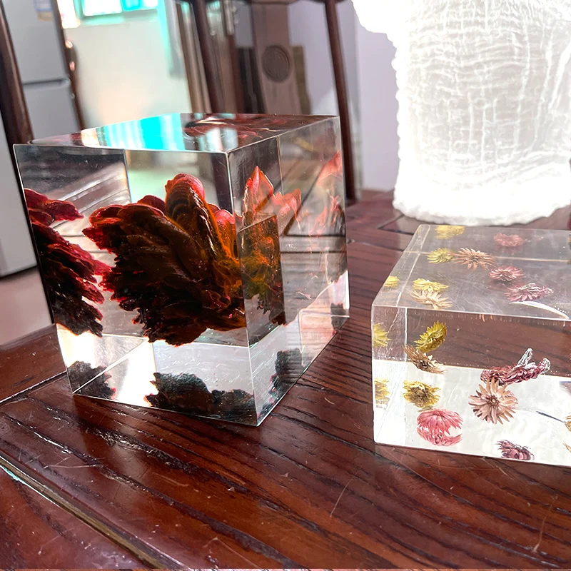 2021 New Transparent Crystal Clear Resin Crafts For Living