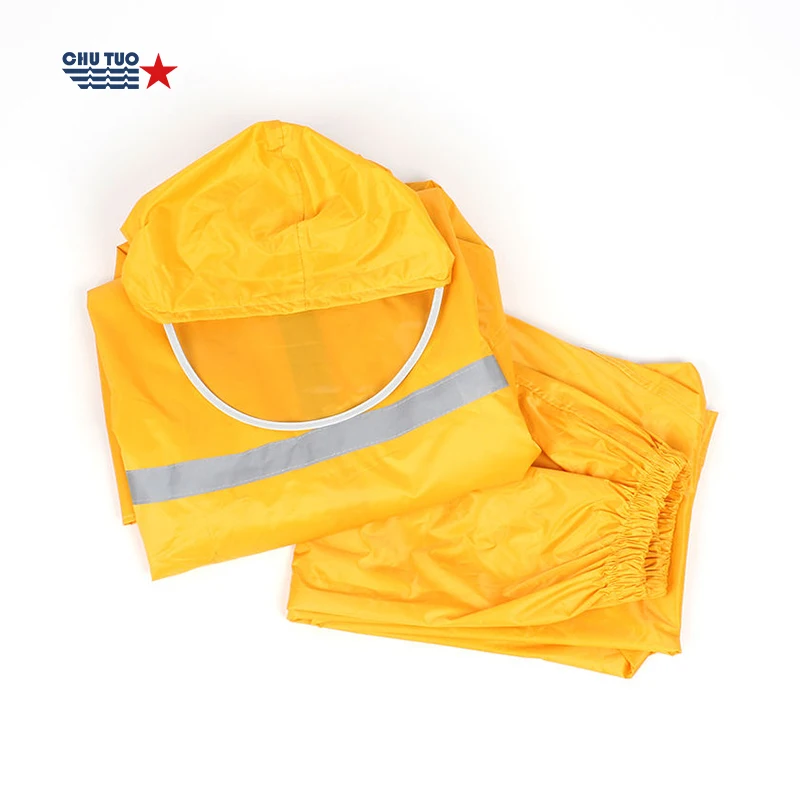 Водостойкий дождевик из ПВХ