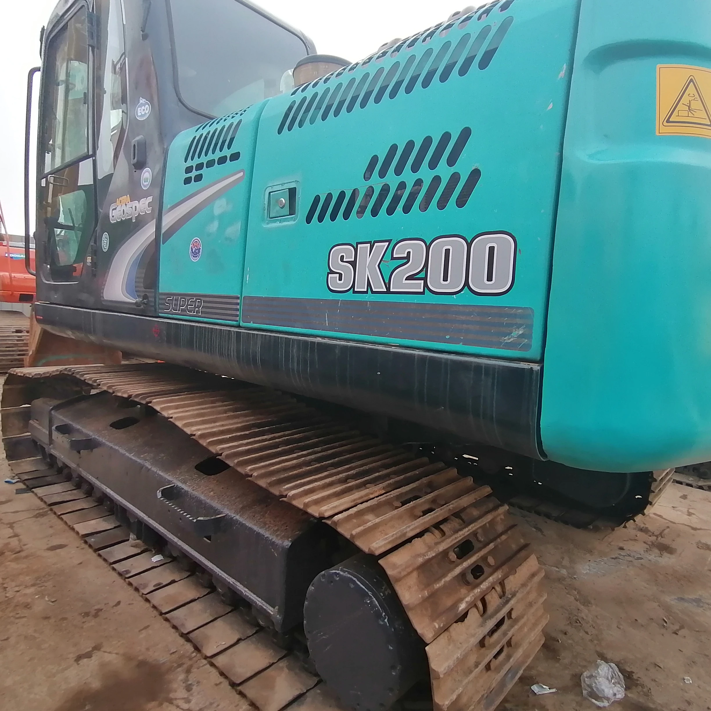 Original Japan make KOBE LCO SK200-8  20 ton hydraulic excavatorin stock