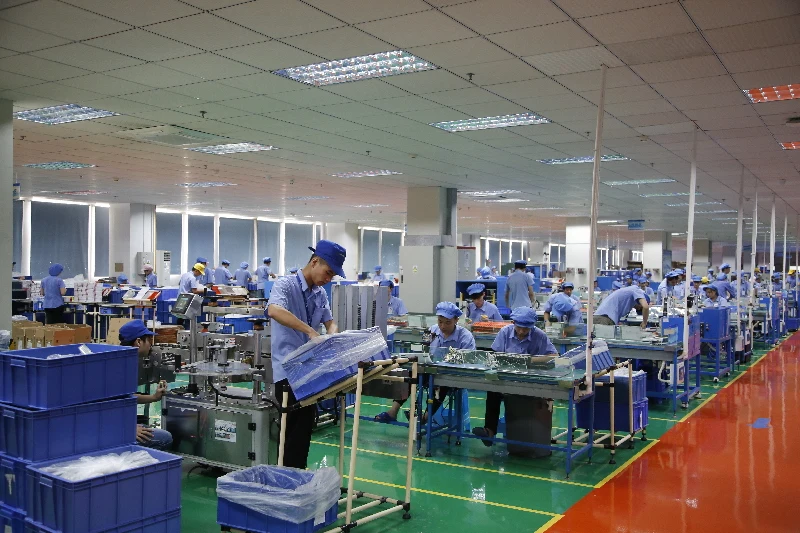 Refrigerator manufacturer displays mini low temperature vaccine vaccine refrigerator