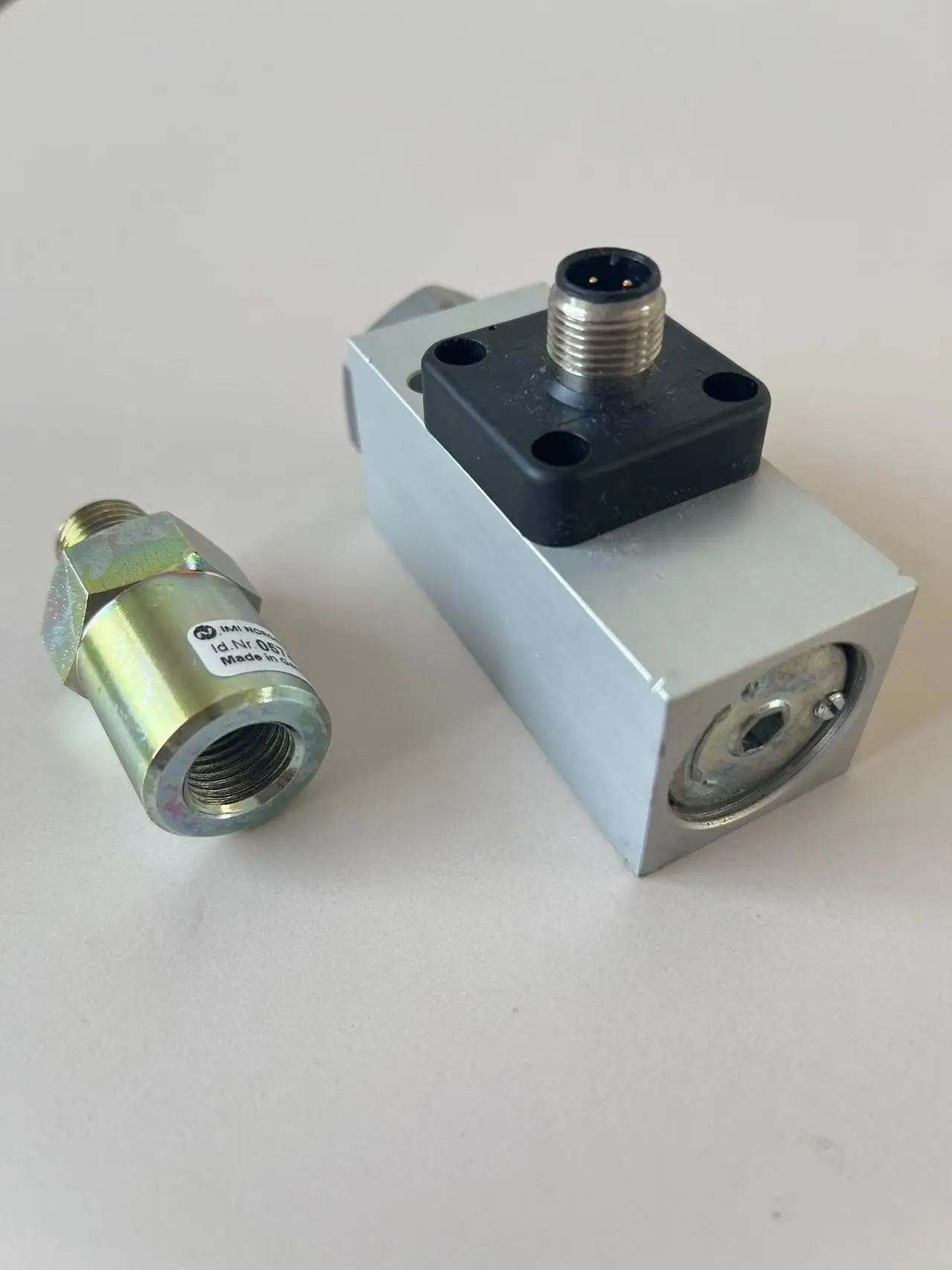 Переключатель давления Epiroc 3222310914 OEM Оригинальные запасные части индивидуальные высококачественные запчасти для горного грузовика