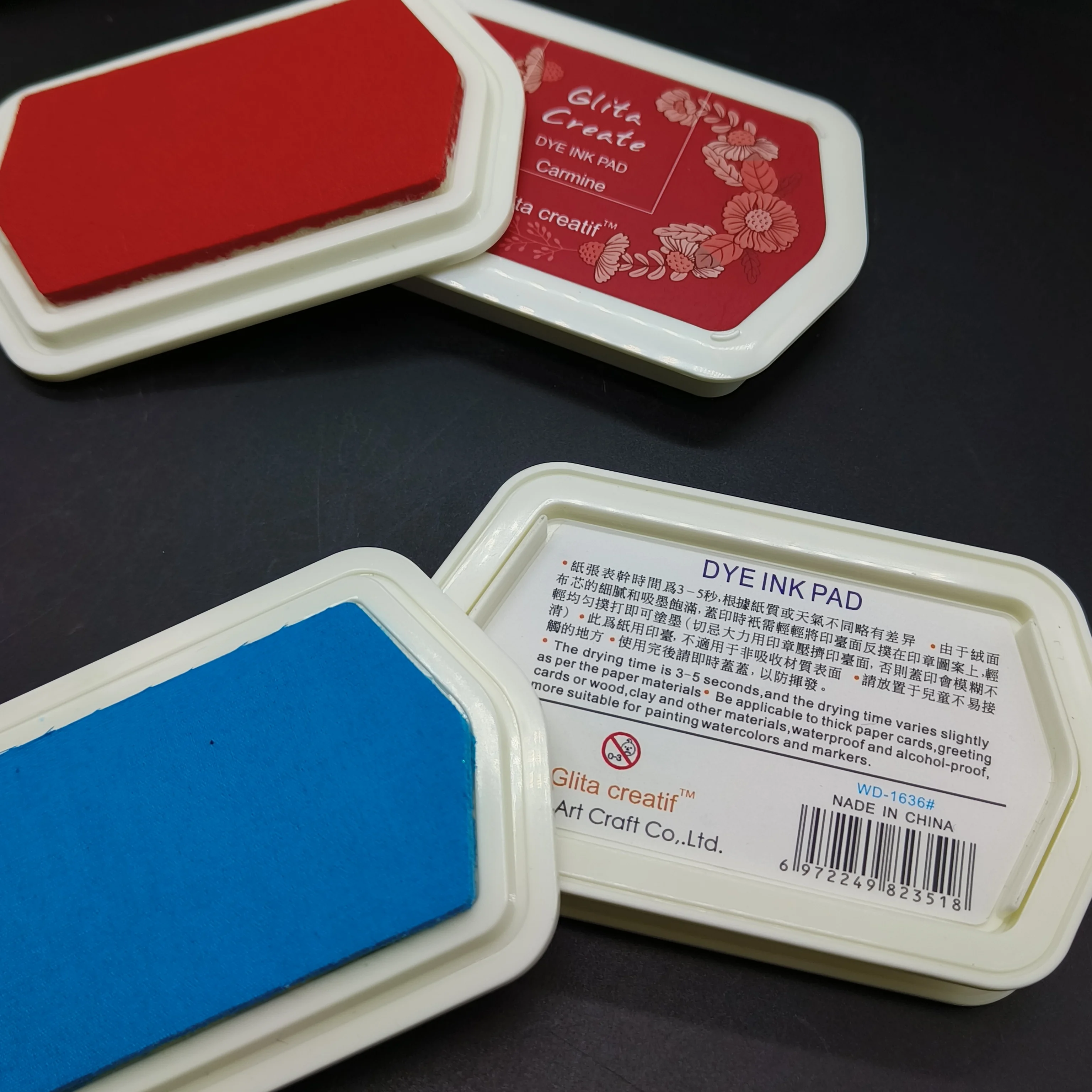 High quality oil-based dye ink pad Colorful Dye Inkpad Plastic Cards and paper craft Ink Pad For Decoration Scrapbooking