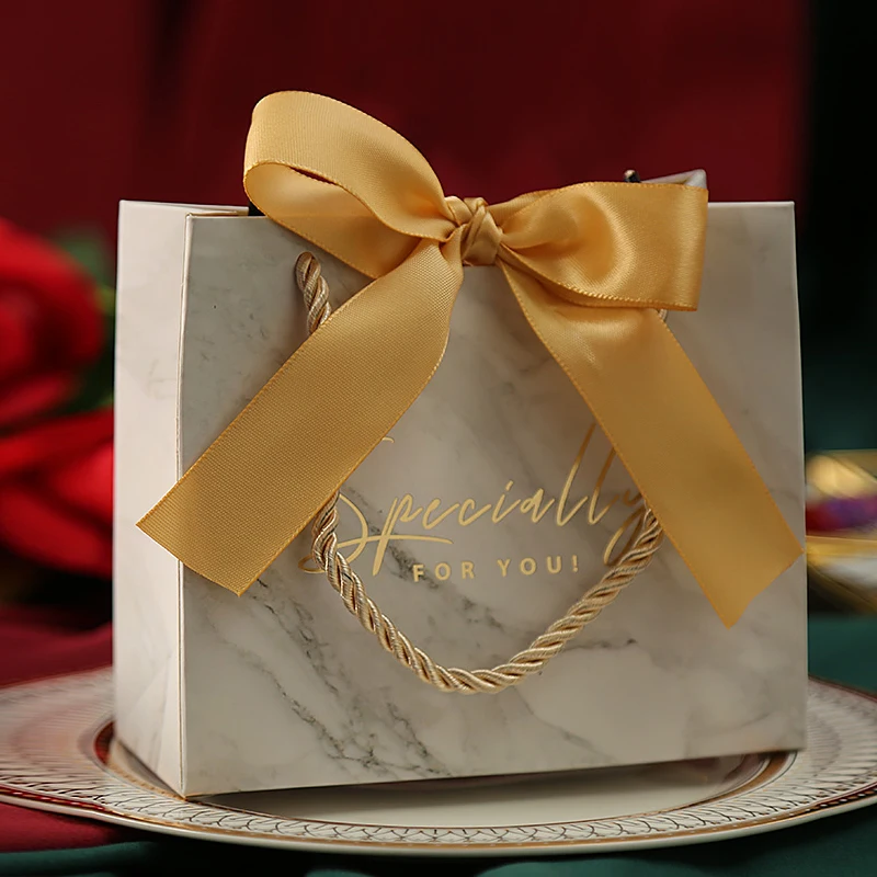 
Custom Environmental Friendly Shopping Packaging Kraft Paper Gifts Bags With Ribbon Handle 