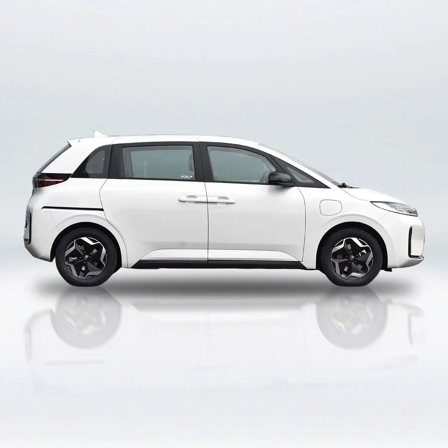 Лидер продаж дешевые электромобили Byd Han EV новые автомобили Юань авто цена на 610 км Tang Song