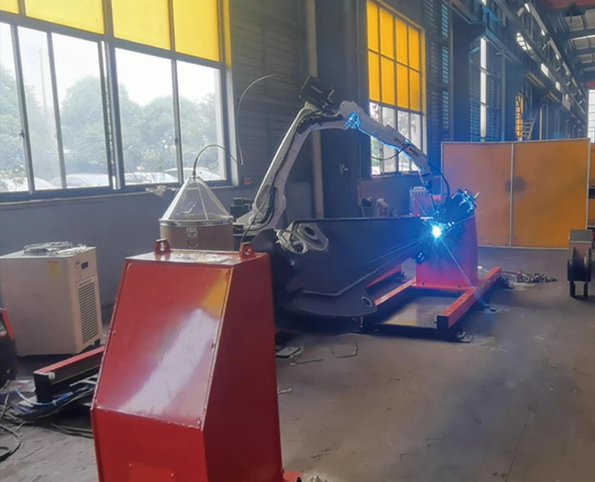 6 Axis Robots Machine Undercarriage Robotic For Frame Welding Robot