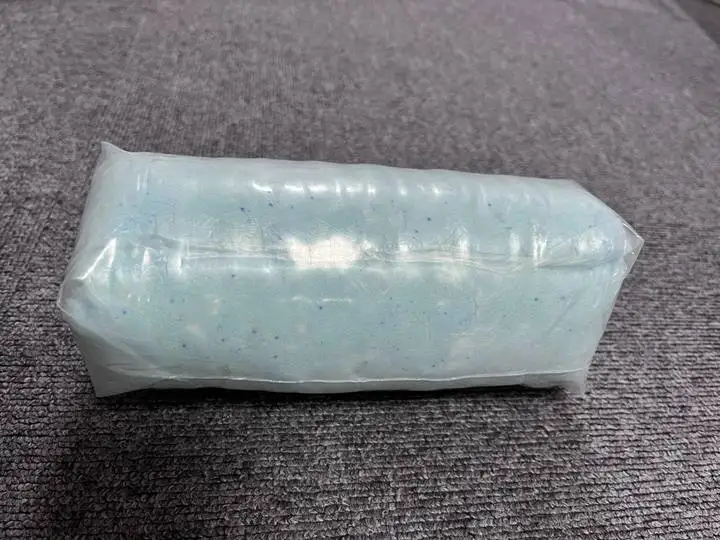 Измельченная пена с эффектом памяти и добавка из полиэфирного волокна