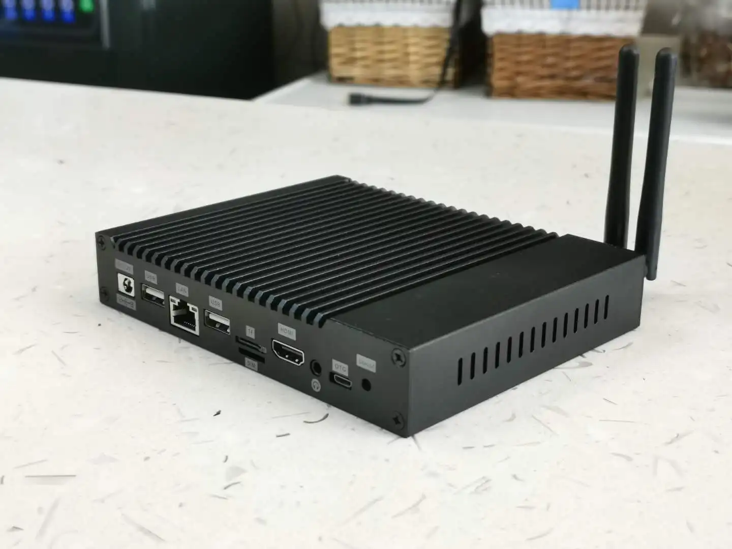 4K Android wifi медиаплеер коробка для цифровых вывесок и киоска с программным обеспечением DSM80