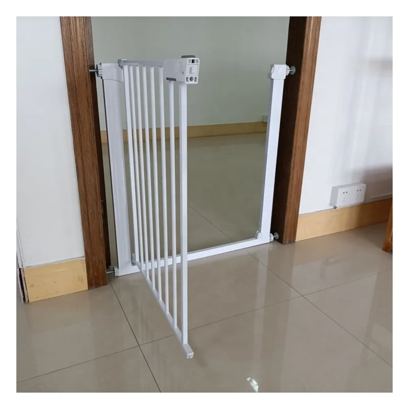 Top Sale Baby Security Gate  Auto Close European High Quality  Baby Gate Double Lock Safety Gate For Doorways And Stairways