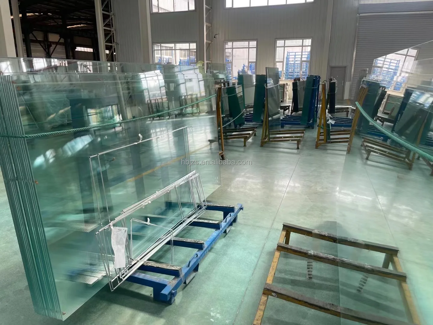 factory direct sale tempered glass 3-19mm clear safety insulated laminated Toughened building glass