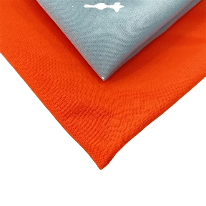 Китайская фабрика производит трикотажную ткань из полиэстера для спортивных сумок мобильных телефонов