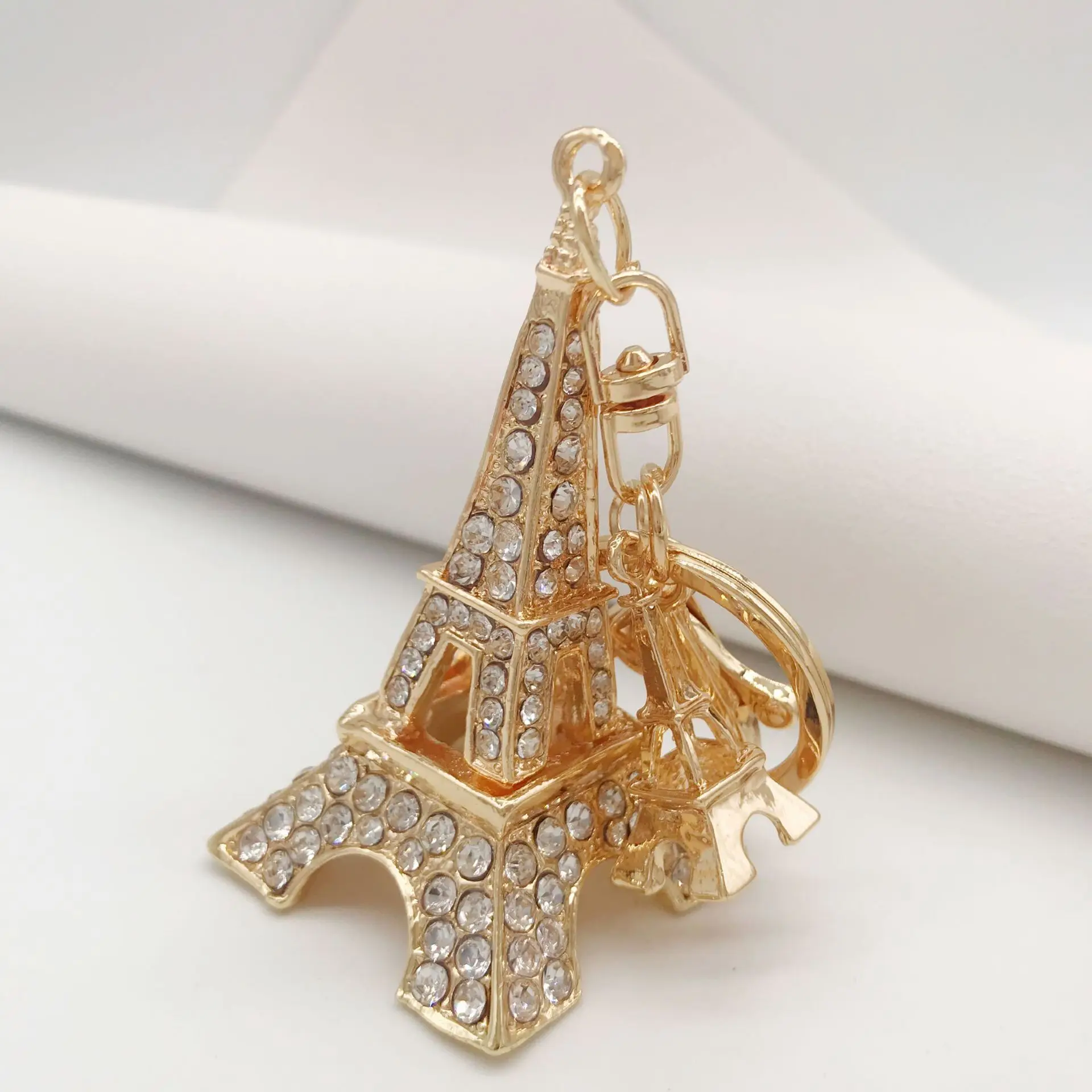 Металлические брелки с