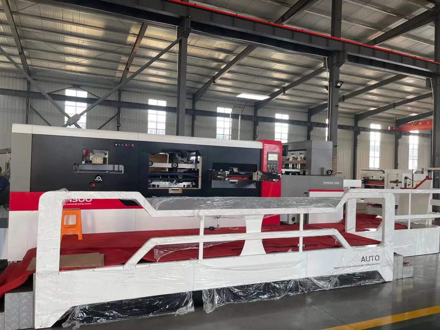 China supply automatic die cutting and creasing machine for corrugated box, honeycomb paper