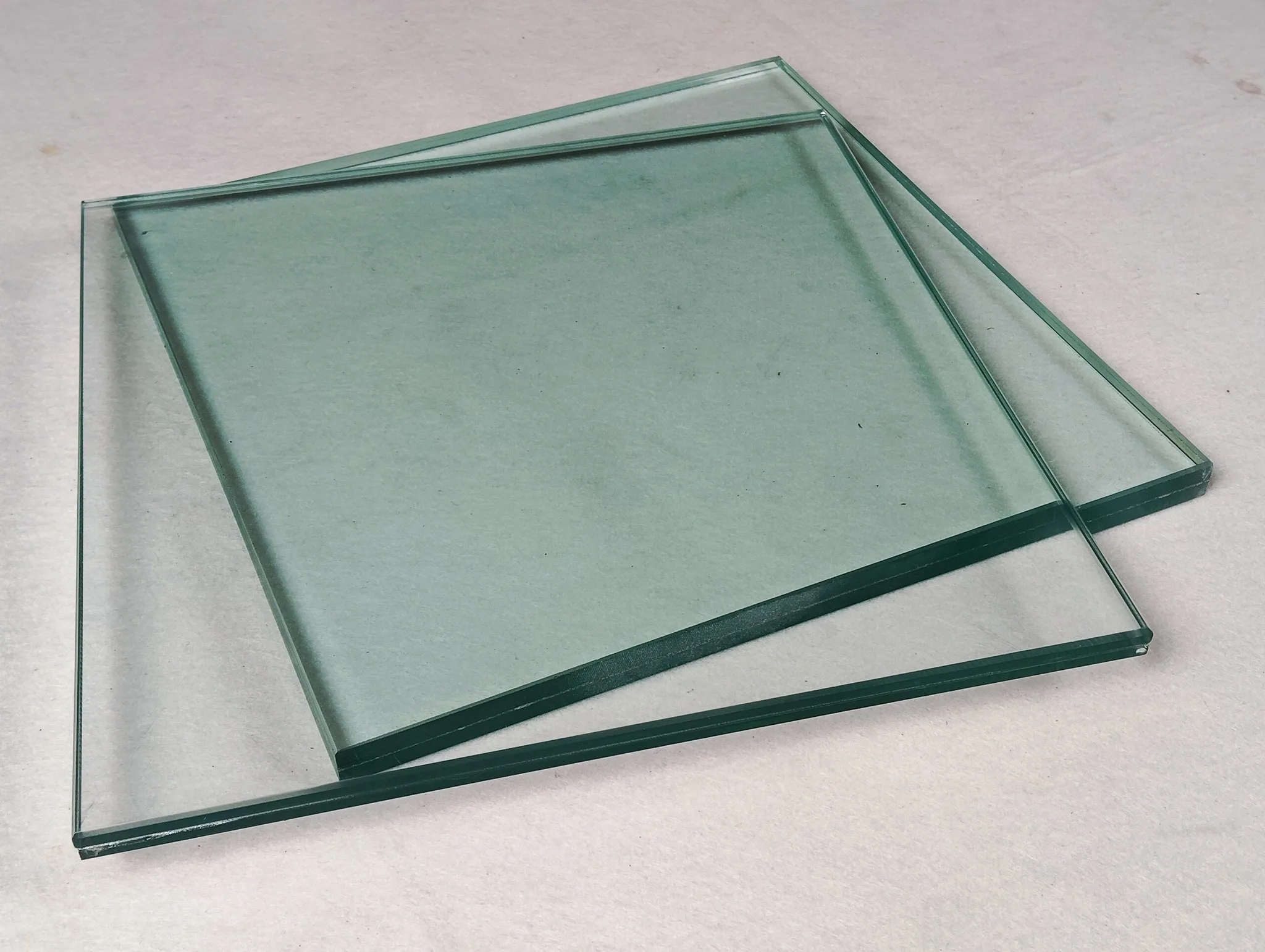 Заводская цена 6 мм 8 10 12 15 16 прозрачное цветное многослойное стекло стоимость квадратного фута для оконной стены