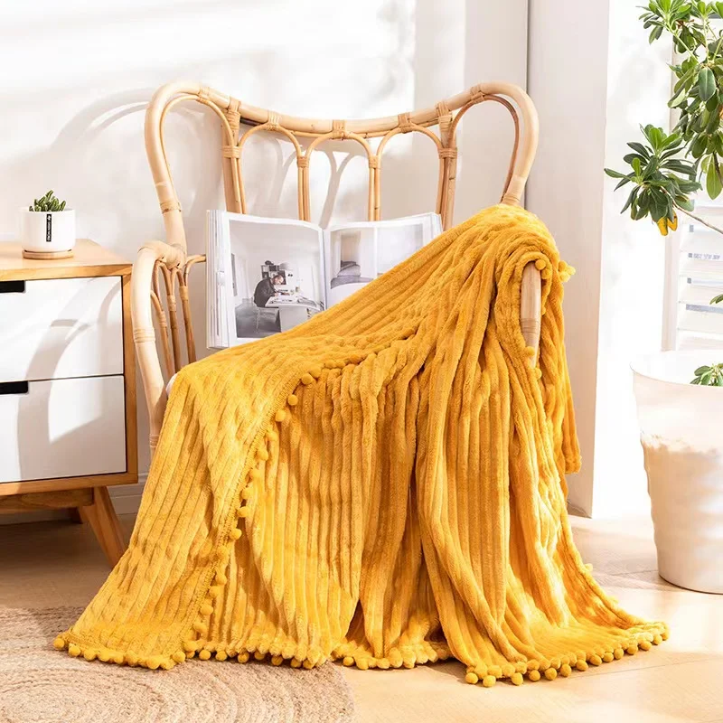 Super-soft  Warm Plush Microfiber Luxury Solid Color Custom Size Lightweight Cozy Couch Bed Throw Blanket