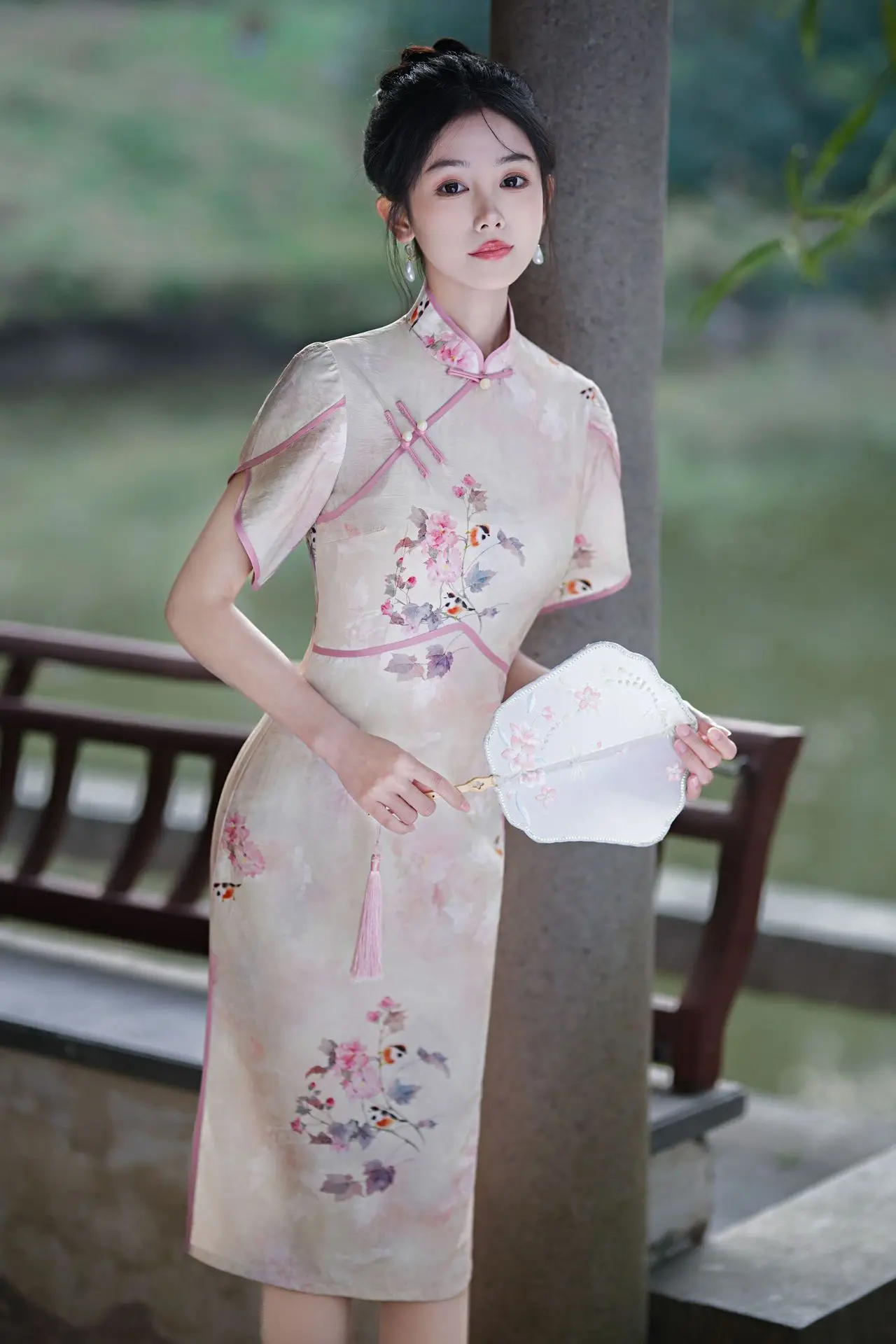 Modern Elegant Flattering Puff Sleeve Mid-Length Daily Modified Cheongsam Fashionable Beautiful for Adults