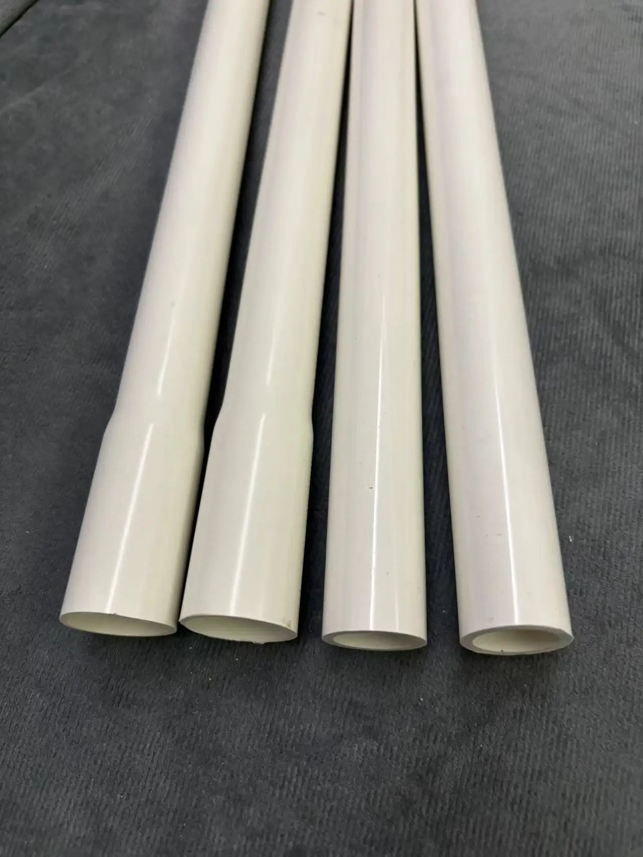 Оптовая продажа трубы высокого давления UPVC ASTM D1785 SCH40 со скошенным концом для водоснабжения