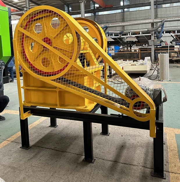 PE200x300 chrome ore jaw crusher is suitable for quarry stone crushing factory direct sales