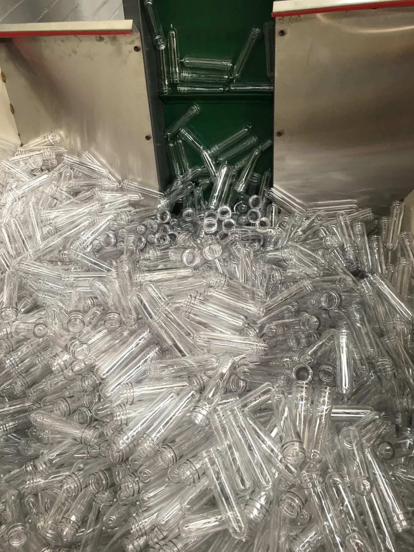 4cav 4000BPH automatic pet bottle stretch blow molding machine