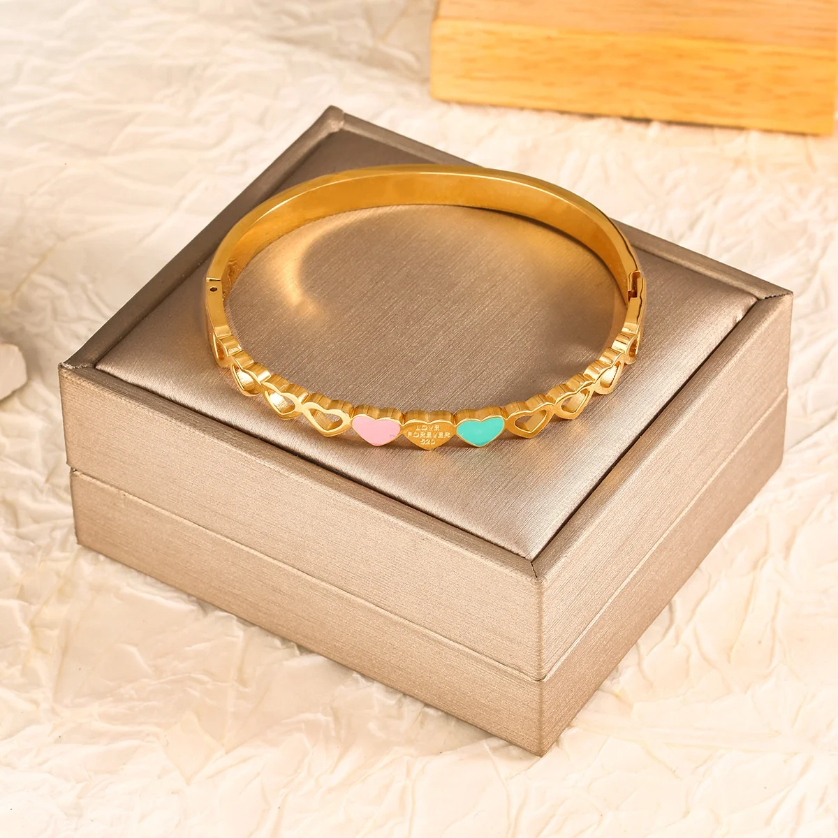 2024 New High Grade Stainless Steel Non fading Fashion Diamond Inlaid Hollow Fashion Versatile Bracelet Jewelry
