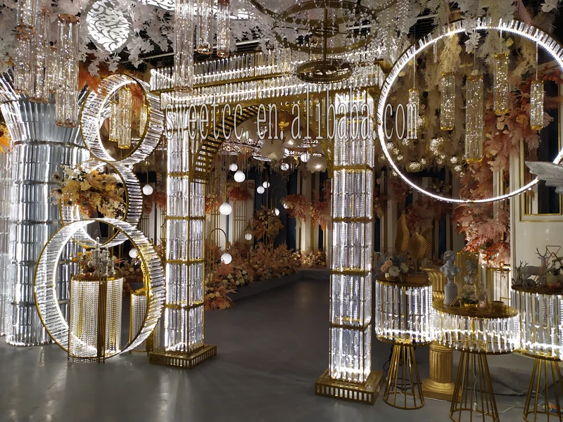 2020 New Design Crystal Wedding Background Gold Wedding Backdrop for  Wedding Stage Decoration