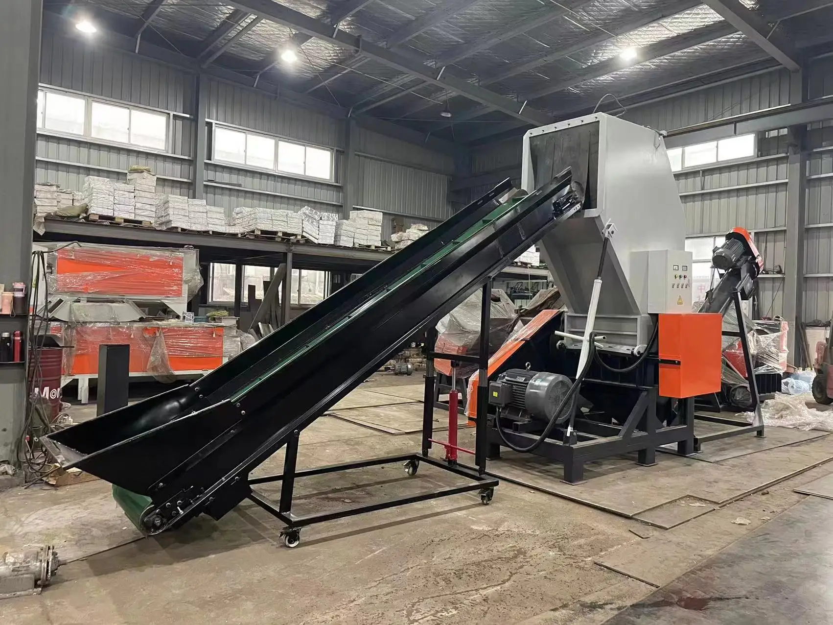 Exclusive drum plastic crusher machine winding film Motor 45KW plastic drum crusher machine