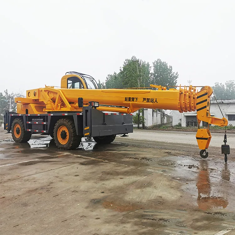 High quality and low price four-wheel drive crane 16 ton tire rough