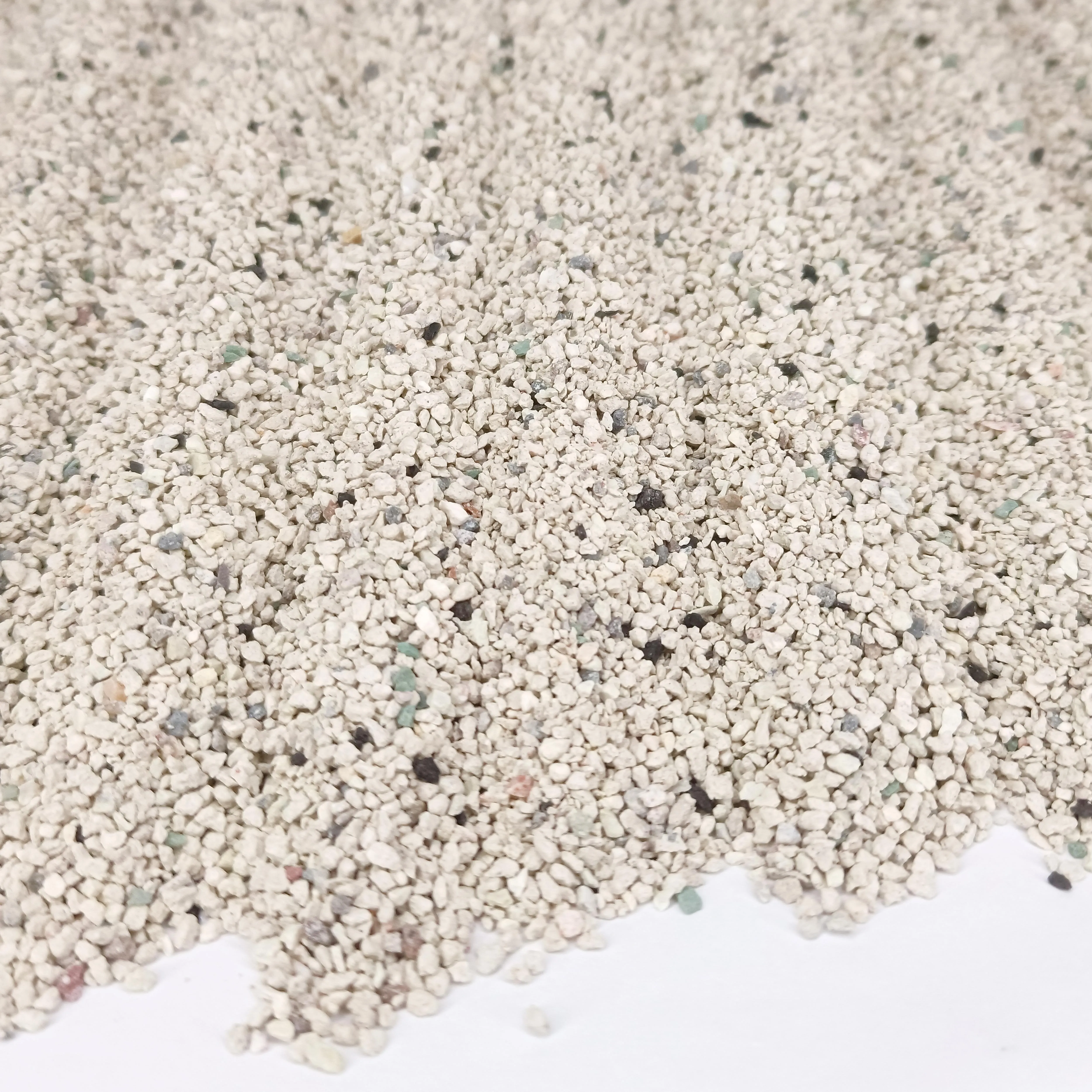 Supplier OEM Dust Free Strong Clumping Easy Clean Premium Lemon Scent Sodium Clay Bentonite Cat Litter Sand For Cats