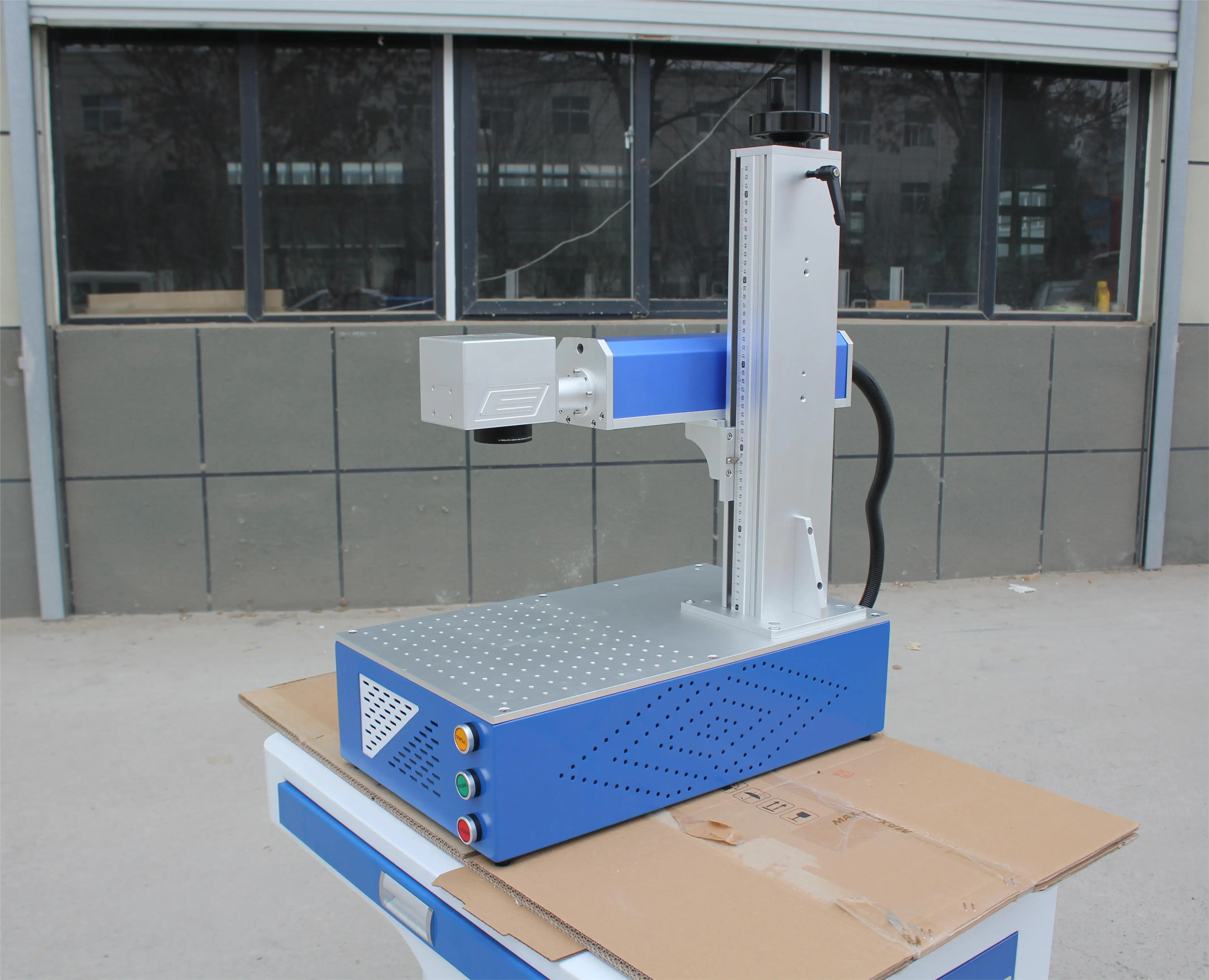 desktop 20w 30w 50w  fiber laser marking machine high precision pen aluminum carbon steel laser marker