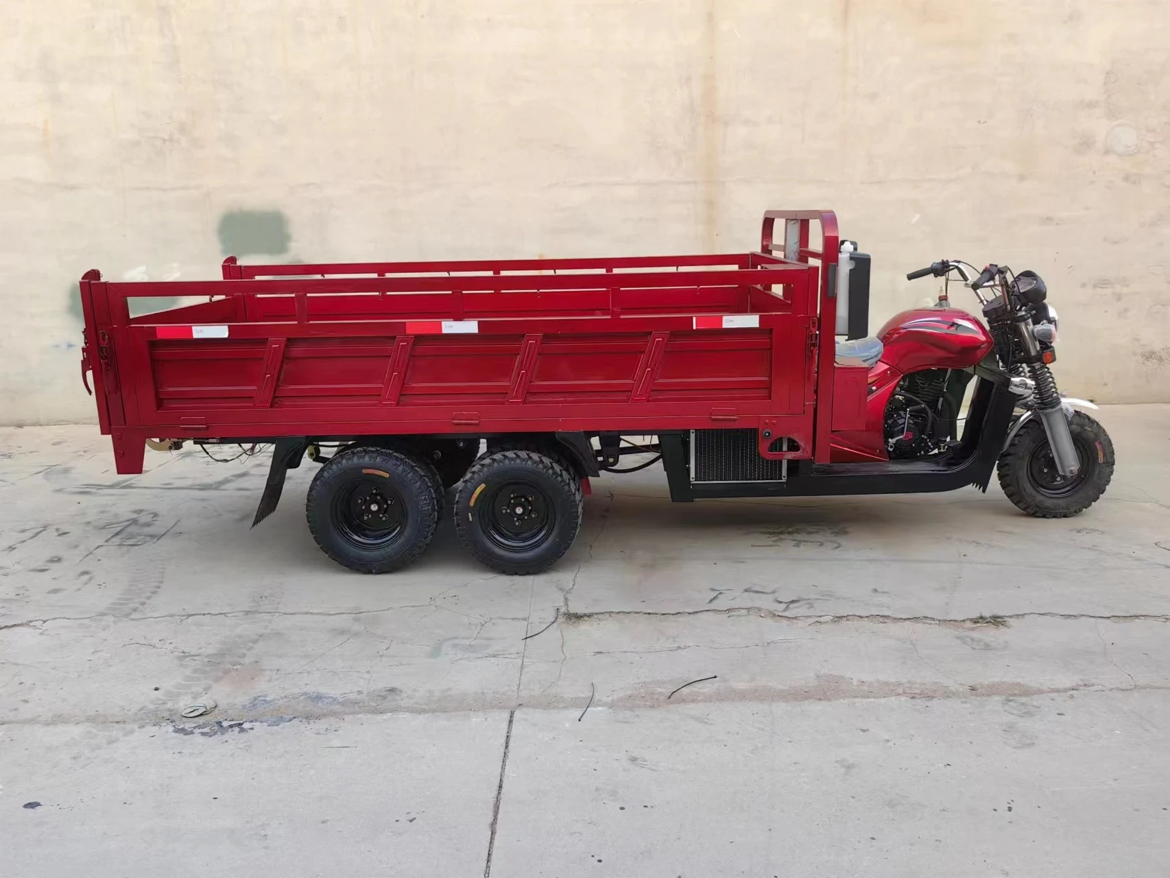 350cc Dump Cargo Motor Tricycle With 9 Wheels Heavy Duty Tricycle Motorcycle For Freight Transport