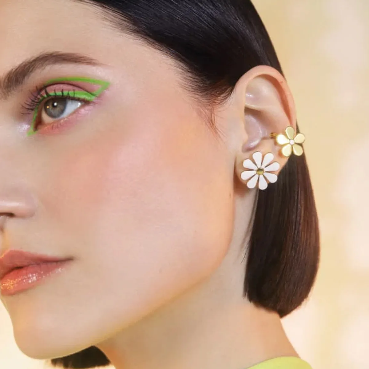 High-end 18K gold Summer enamel Statement Daisies Flower earrings Open loop stainless steel earrings Fashion accessories