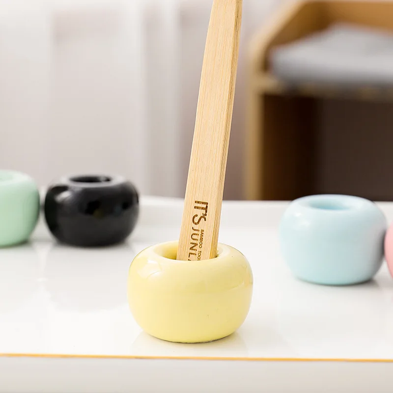 Personality Simple Ceramic Base Nordic Frame Ceramic Family Toothbrush Holder Stand