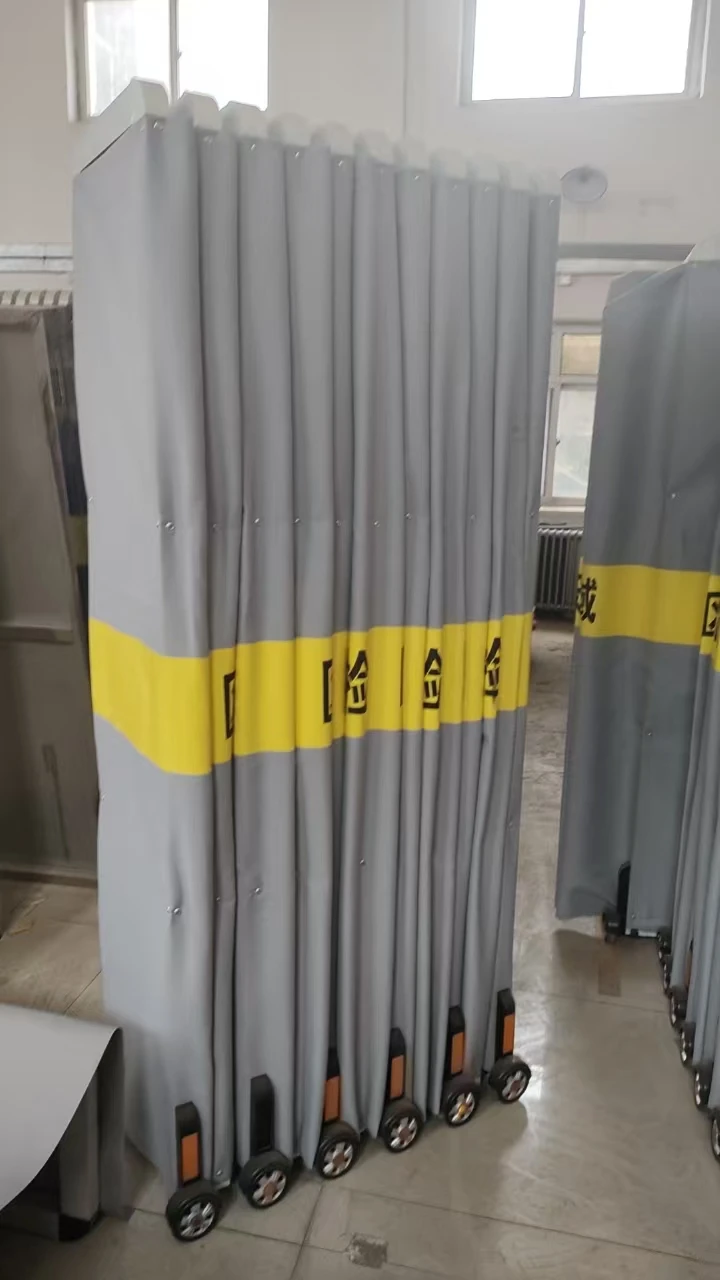 Telescopic Isolation Fence, High-speed Railway Airport Aluminum Alloy Partition Screen, Manual Sliding Telescopic Door