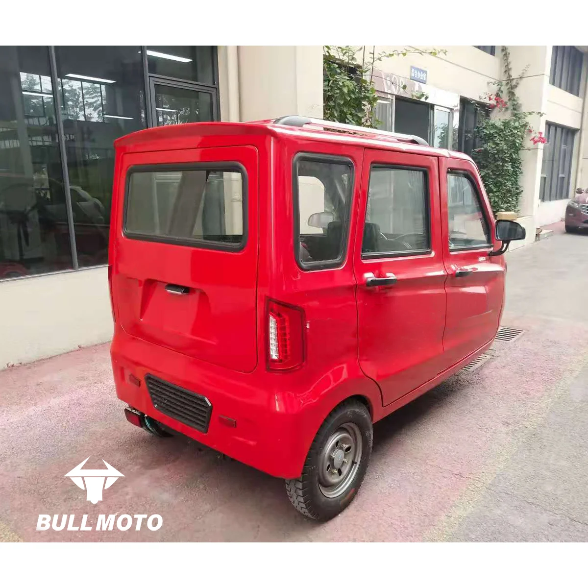 Popular Urban Mobility Cargo Auto Bike Fully Enclosed Three-Wheeled Tuk Tuk Rickshaw Passenger Tricycle