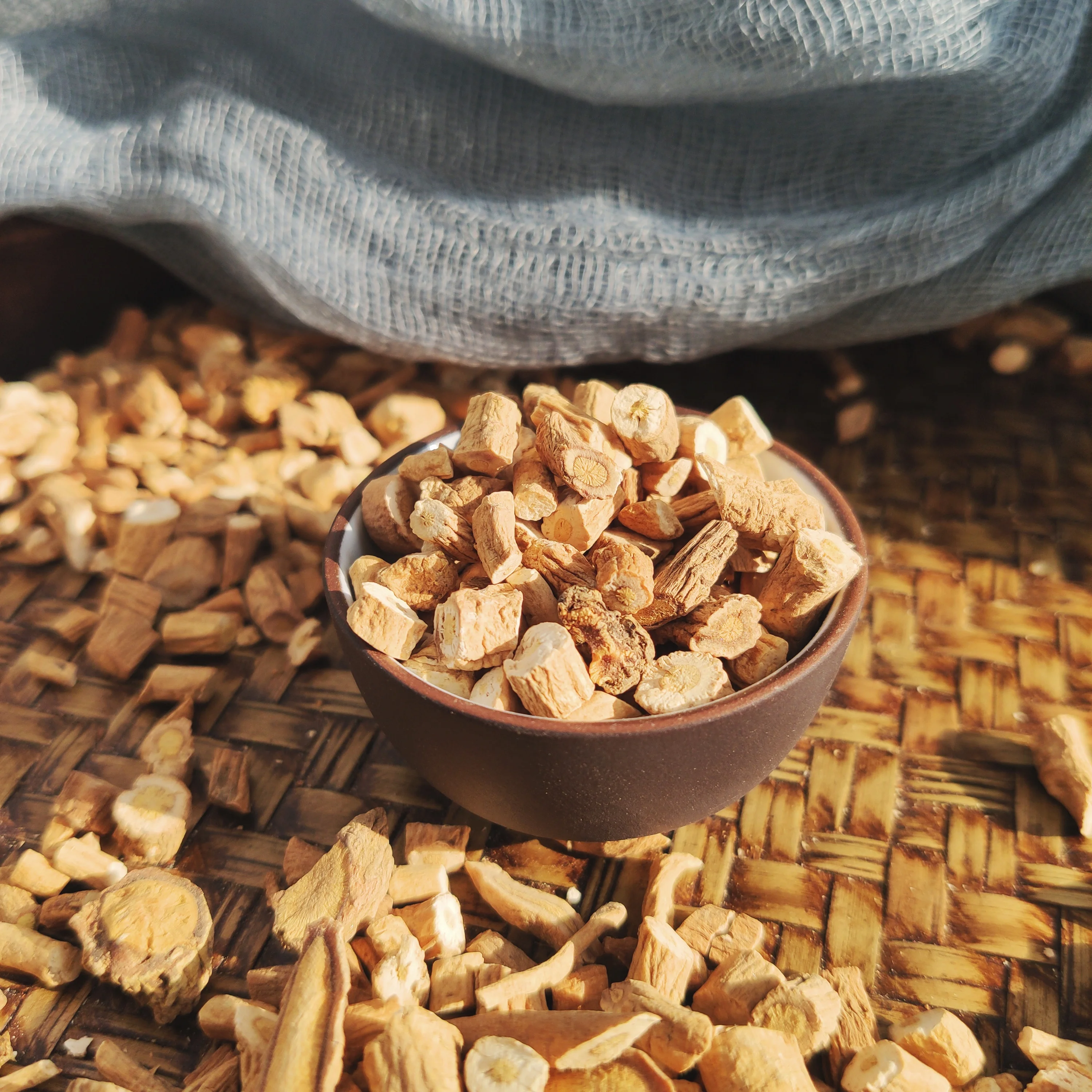 
Wholesale Organic Top Quality Isatis Root Ban Lan Gen for clearing heat 